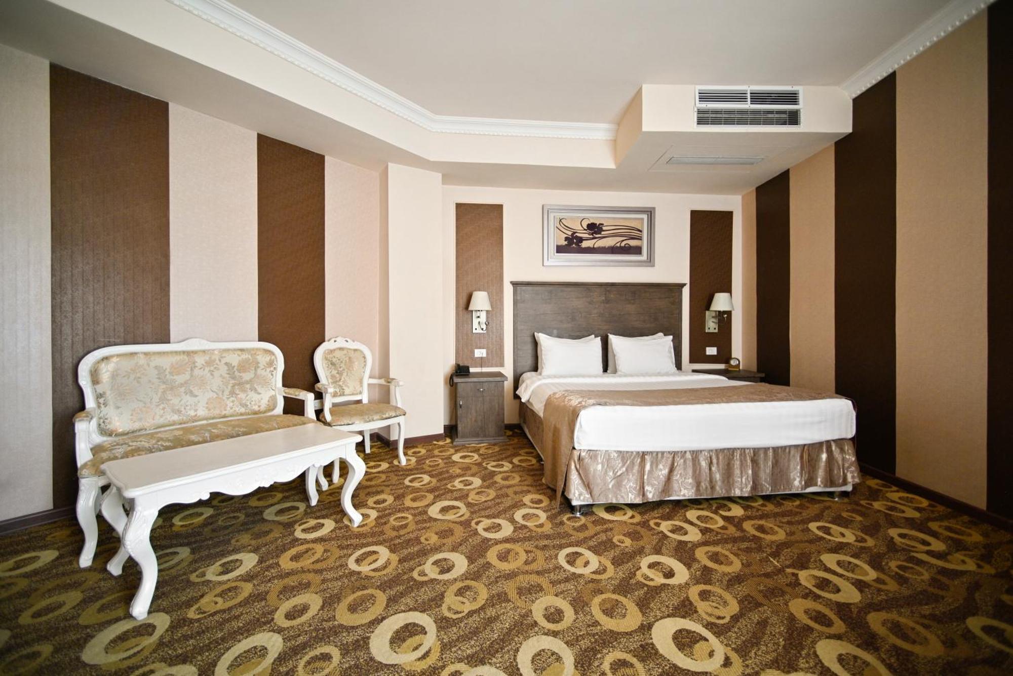 Hotel Imperial Palace