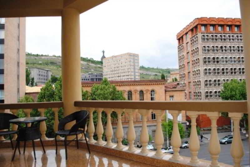 Imperial Palace Hotel Erivan