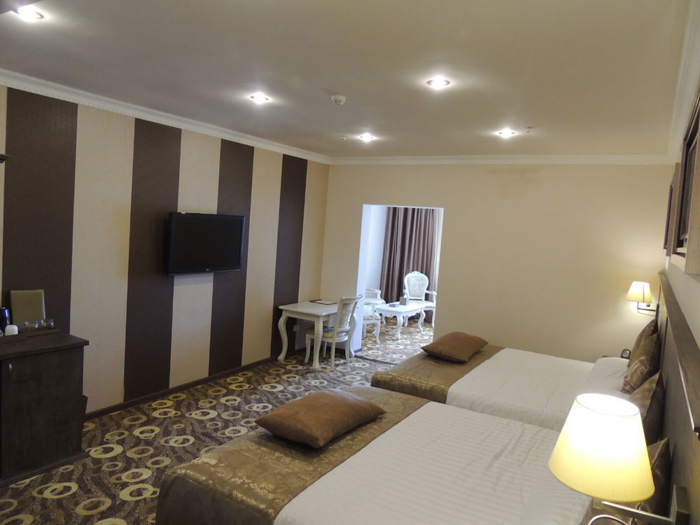 Imperial Palace 4*